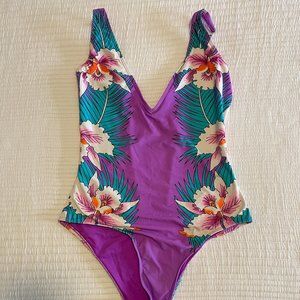RIP CURL One piece Swimsuit - Size Medium